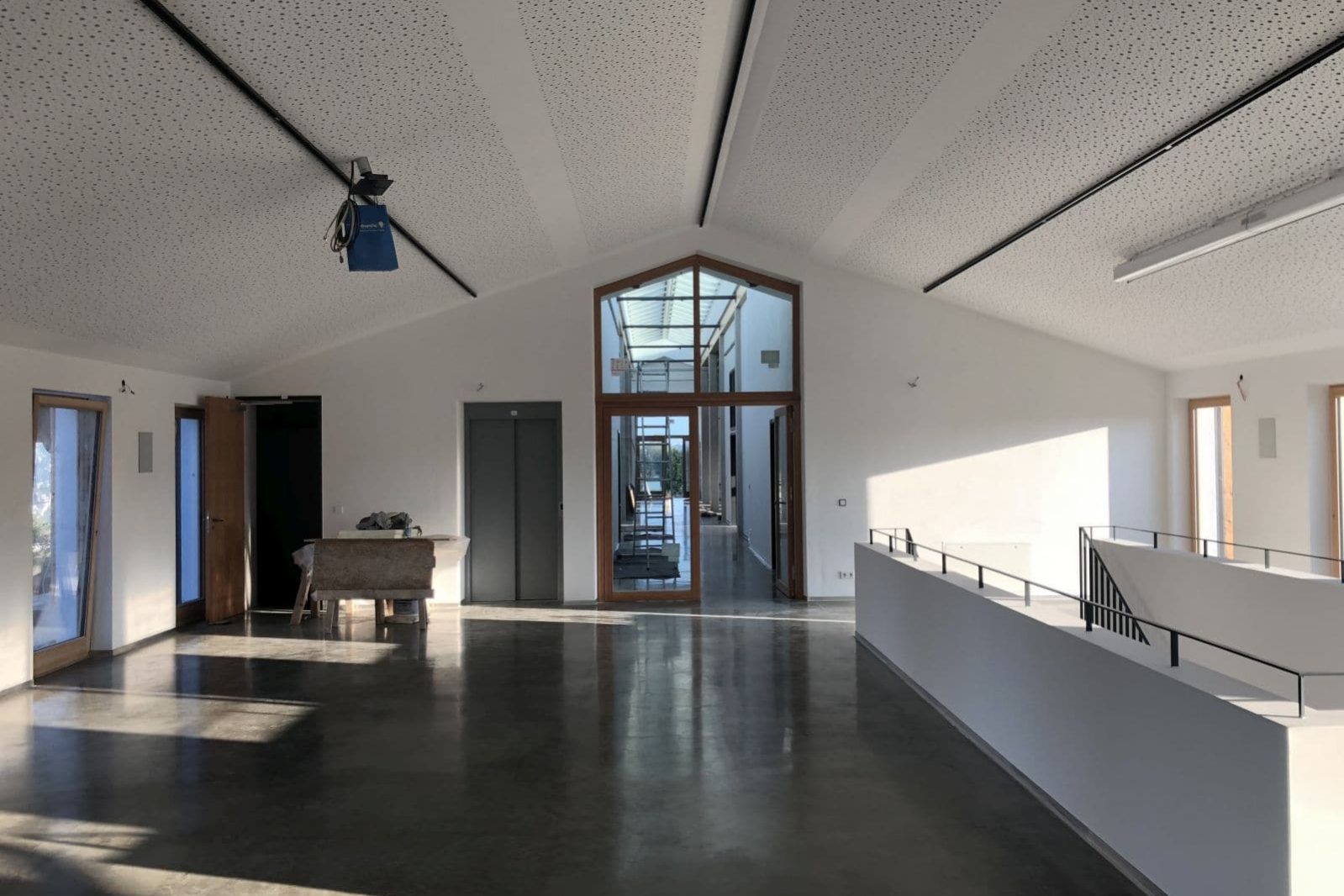 HPE  16040 190702 Seitenansicht Nacht 3 1599x1066 - HPE Hartlauer Präzisions Elektronik GmbH Neubau Übersee