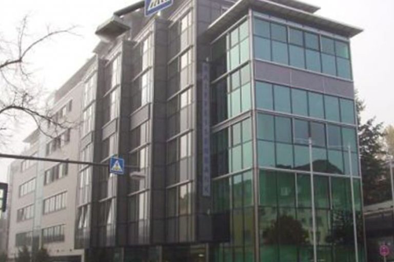 Vr Bank Titelbild 768x512 - Referenzen