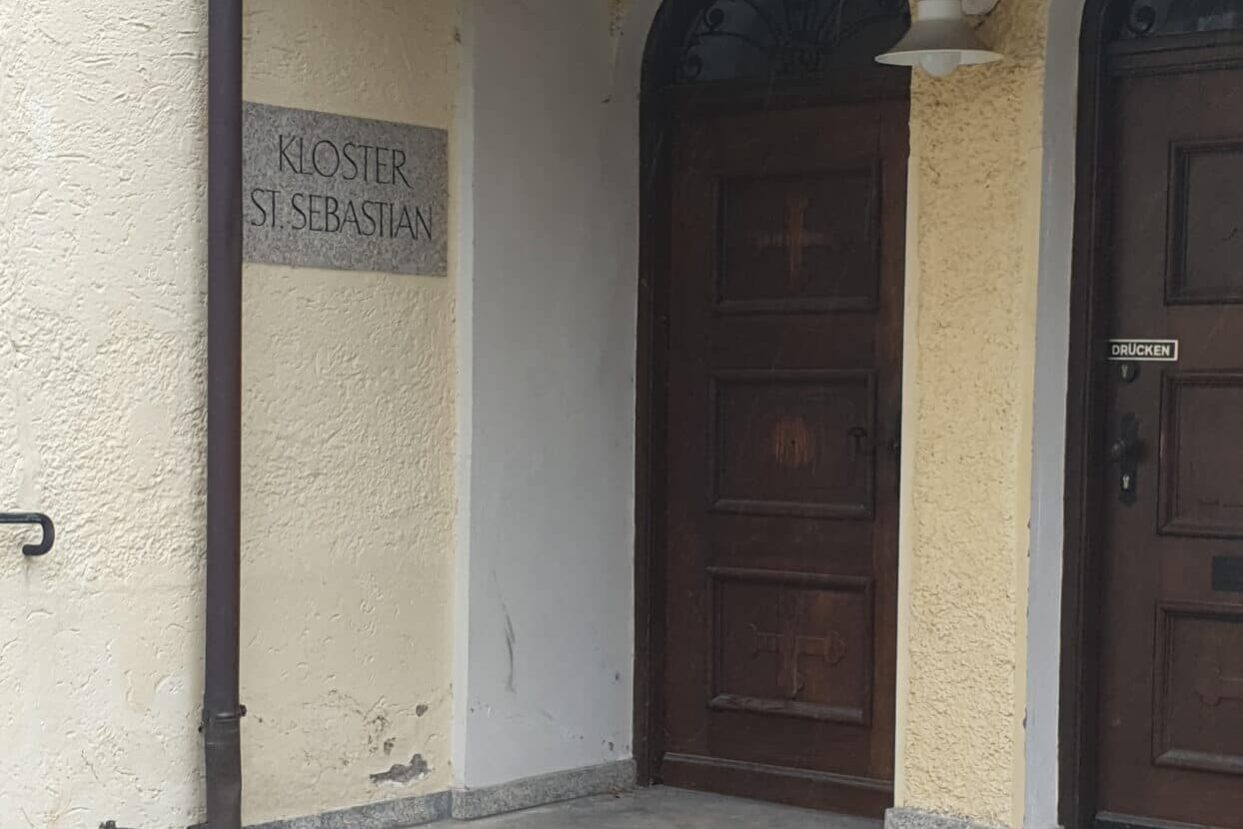 19072 Aussen 2 scaled 1243x829 - Kloster St. Sebastian Rosenheim