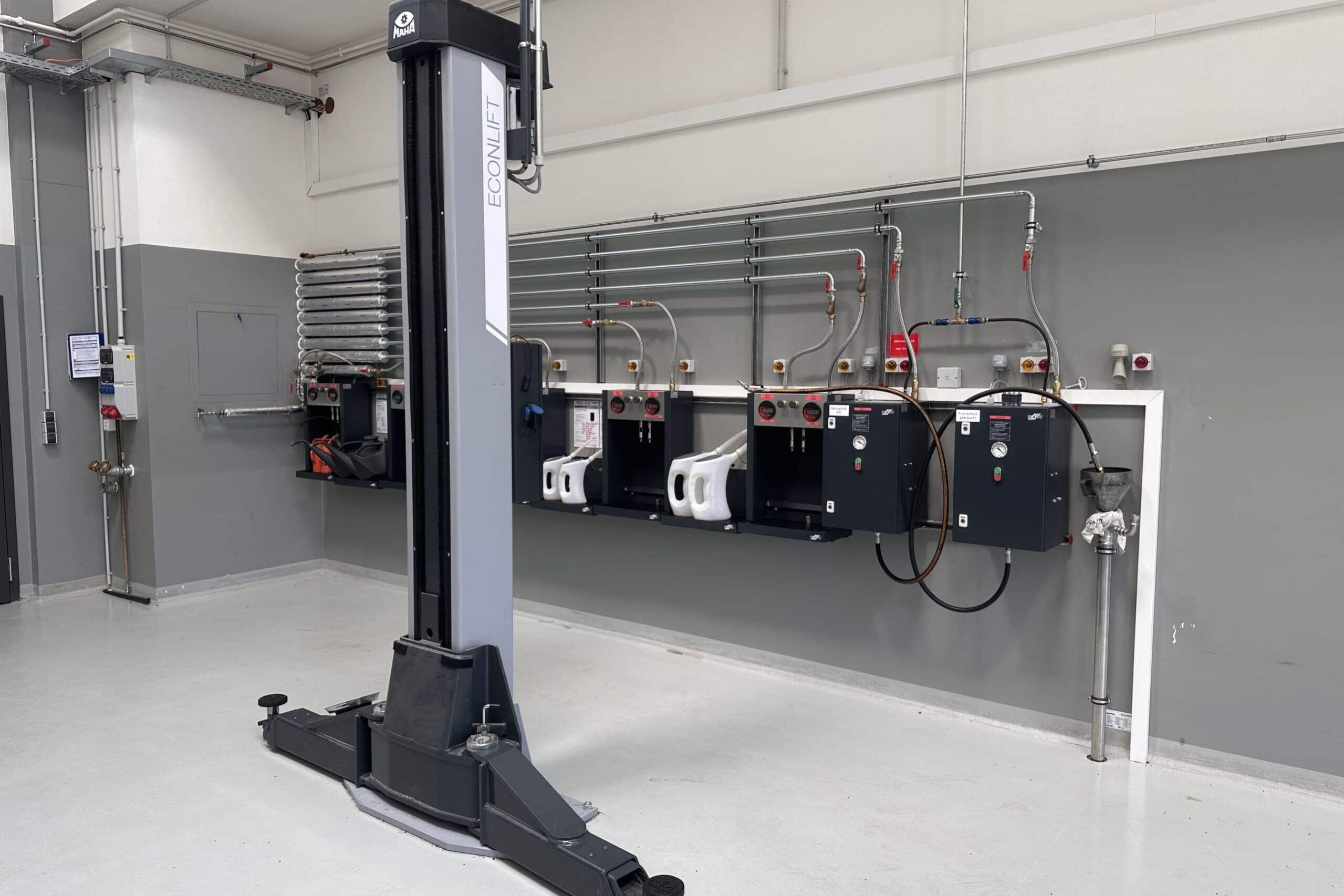 19035 01 scaled 2559x1706 - Bundespolizei MUC - San. Gebäude 13 KFZ-Werkstatt